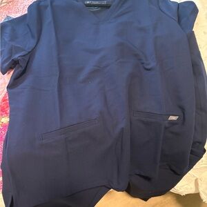 Women’s figs navy scrub set